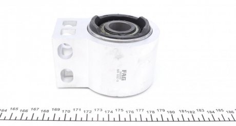 Сайлентблок переднего рычага fag 829033210