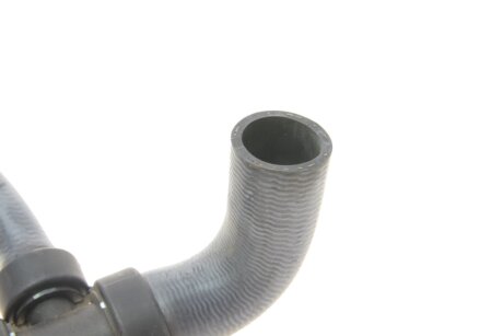 Патрубок радиатора нижний gates 3943