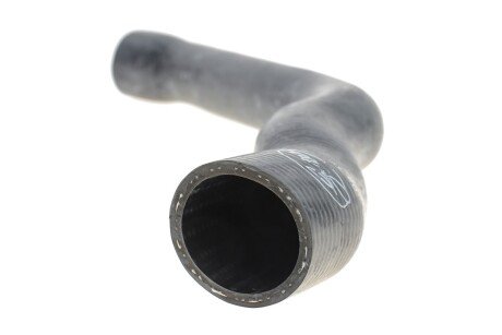 Изогнутый патрубок системы охлаждения gates 051707