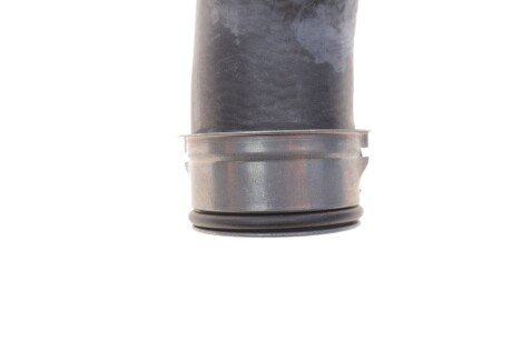 Изогнутый патрубок системы охлаждения gates 053386