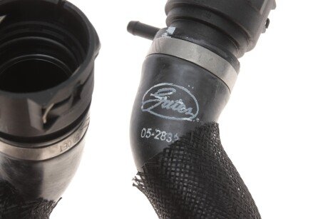 Патрубок радиатора верхний gates 052833