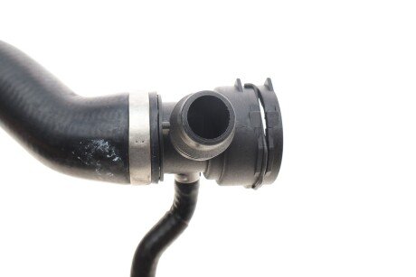 Патрубок системи охолодження гумовий з фітингами gates 052680