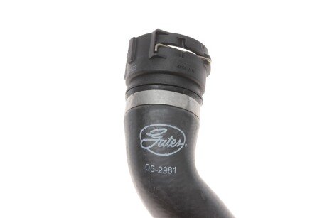 Патрубок системи охолодження гумовий з фітингами gates 052981