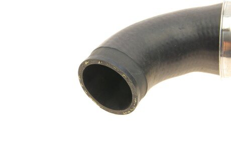 Патрубок интеркулера (турбины) gates 090751