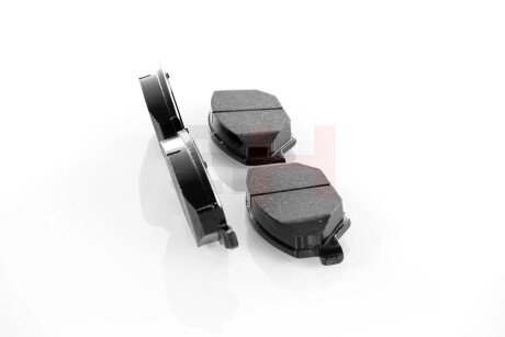 Передние тормозные колодки gh GH413302