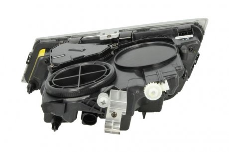 Протитуманна фара передня giant 131VT16230AR