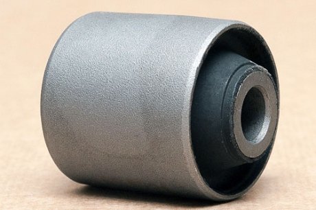 Сайлентблок переднього важеля glober 623231