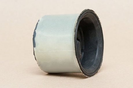 Сайлентблок переднього важеля glober 622347