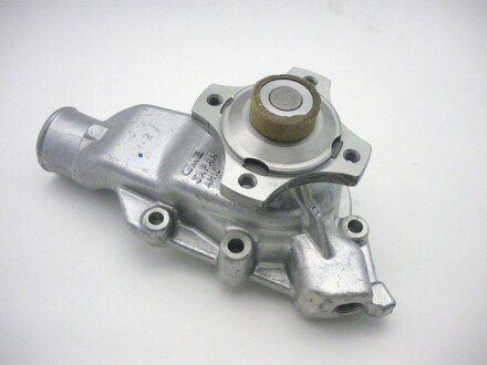 Помпа воды JEEP WRANGLER II 4.0 -07 gmb GWAM10A на Jeep Wrangler