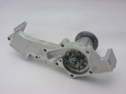 Насос водяной NISSAN gmb GWN61A