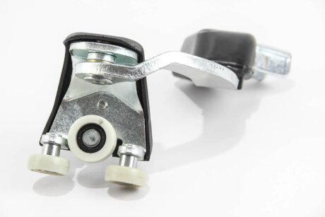 Ролик бокової двері Daily 06- (верхній/+кронштейн) goodrem RM8006