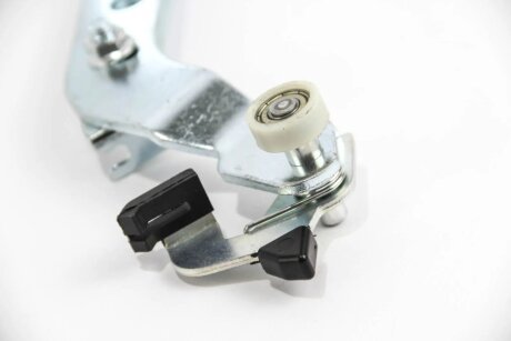 Ролик бокової двері Ducato/Boxer 06- нижній (з кронштейном) goodrem RM8009