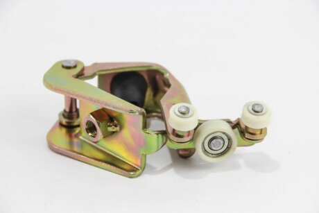 Ролик зсувних дверей (середній) Sprinter/LT 95-06 (спарка)(з кроншт.) goodrem RM8022 на Мерседес Sprinter w901/w905