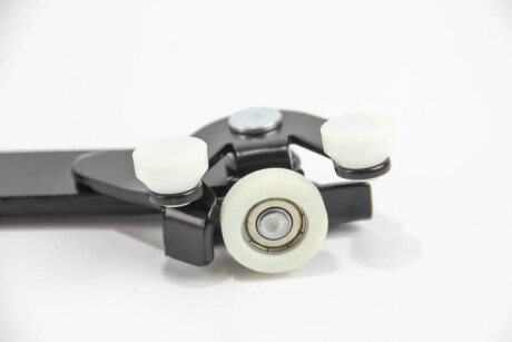 Ролик зсувних дверей Caddy 04- Л. нижній goodrem RM8026