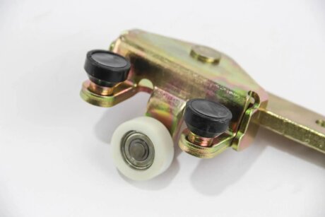 Ролик зсувних дверей MB Vito (W638) 96-03 нижн. (+кроншт.) goodrem RM8036