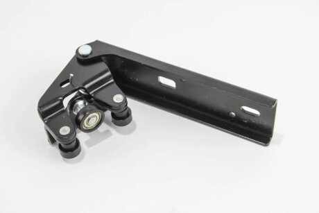 Ролик зсувних дверей Trafic/Vivaro 01- середній (з кронштейном) goodrem RM8042 на Рено Трафик 2