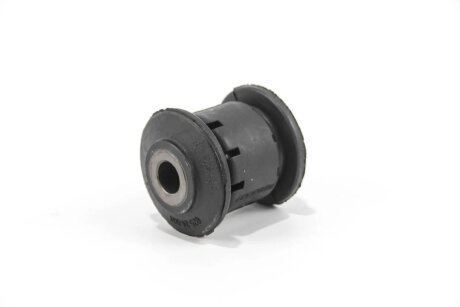 Сайлентблок переднього важеля (спереду) Caddy/Golf 03-/Jetta/Passat 05- goodrem RR0235