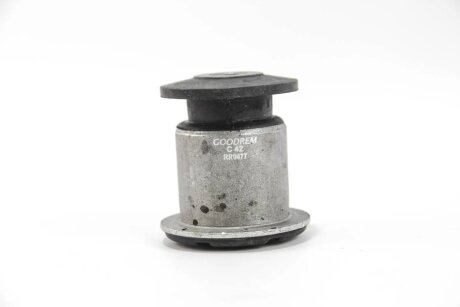 Сайлентблок переднього важеля Touareg/Q7/Cayenne (cпереди) goodrem RR0477