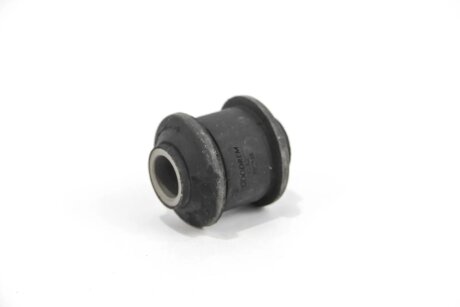 Сайлентблок заднього важеля (знизу) Mitsubishi L200 04-15 / Pajero Sport 08- goodrem RR2885