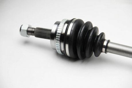 Піввісь передня права Renault Master 3.0dCi 03- 51X28x39 gsp 250059