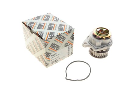 Водяной насос hepu P557 на Фольксваген Кадди 2