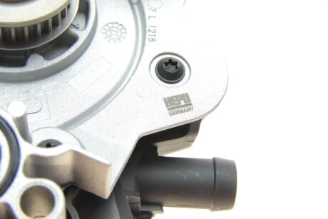 Водяной насос hepu P675