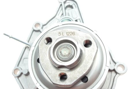 Помпа води hepu P683