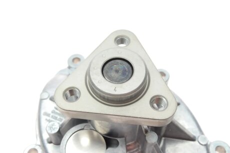 Водяна помпа hepu P690