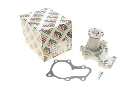 Помпа води hepu P7743 на Митсубиси Спейс стар