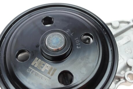 Помпа води hepu P7841