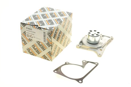 Водяной насос hepu P965 на Infiniti Q