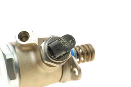 Насос топливный hitachi 133069