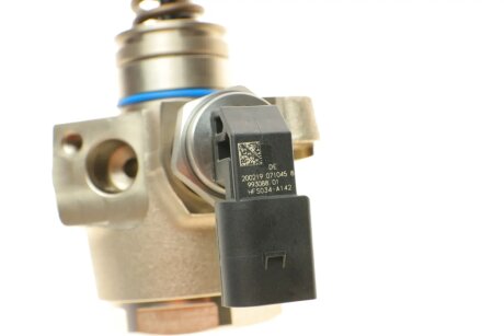 Насос топливный hitachi 133088