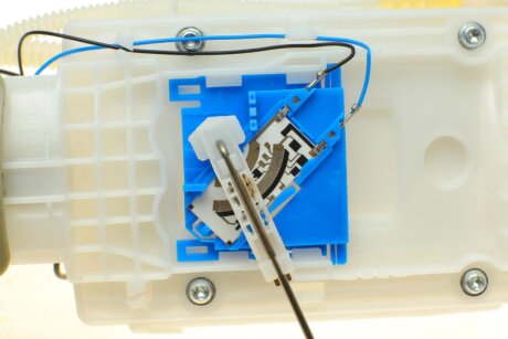 Електричний паливний насос hitachi 133365