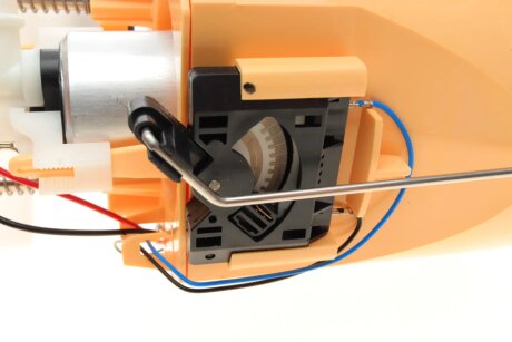 Насос топливный hitachi 133571