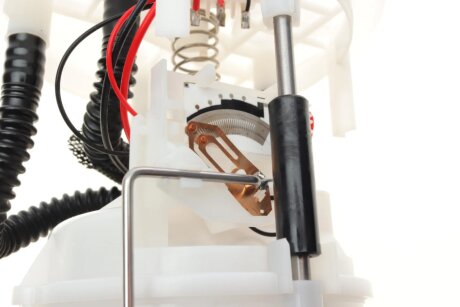 Насос топливный hitachi 133599