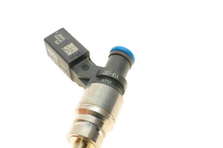 Форсунка топливная hitachi 137125