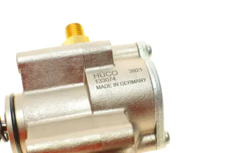 Насос топливный hitachi 133074