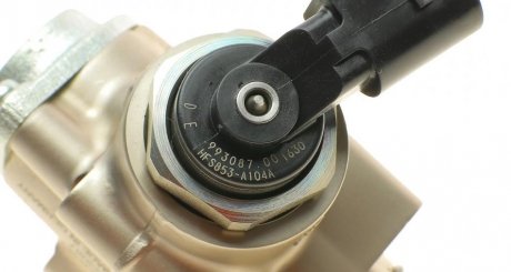 Насос топливный hitachi 133087