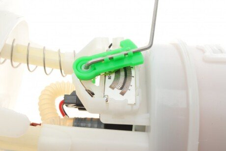 Насос топливный hitachi 133475