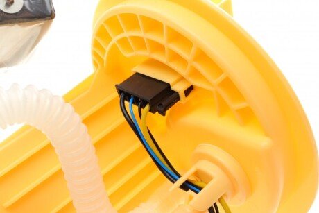 Насос топливный hitachi 133520