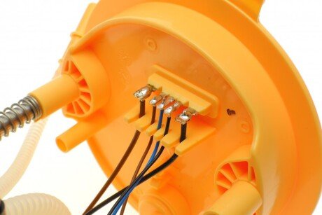 Насос топливный hitachi 133566