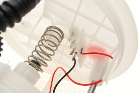 Насос топливный hitachi 133575