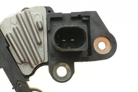 Реле-регулятор напруги генератора hitachi 130401