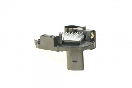 Реле-регулятор напряжения генератора hitachi 130420