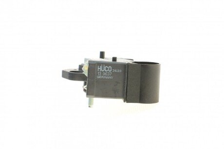 Реле-регулятор напруги генератора hitachi 130637