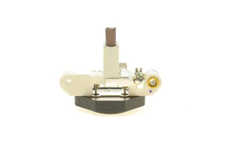 Реле-регулятор напряжения генератора hitachi 130551