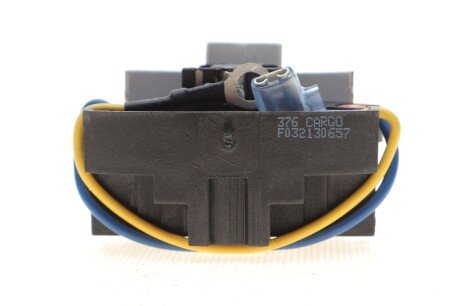 Реле-регулятор напряжения генератора hs cargo F032130657