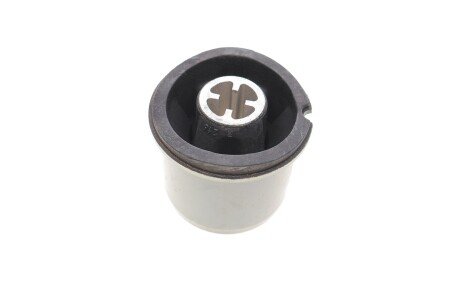 Сайлентблок балки підвіски hutchinson 531557