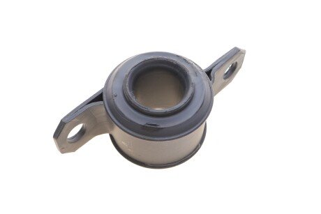 Сайлентблок переднего рычага hutchinson 590223 на Ситроен Дс5